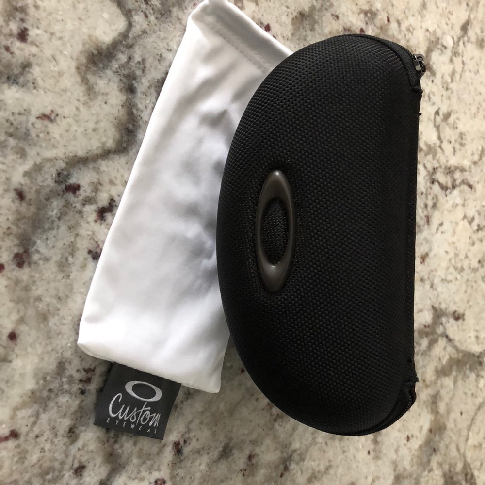 Sunglasses case and protector